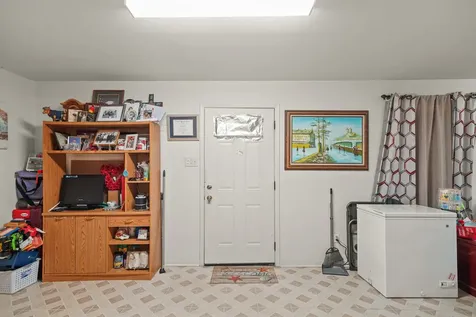 5913 County Road 225 East Bernard TX 77435