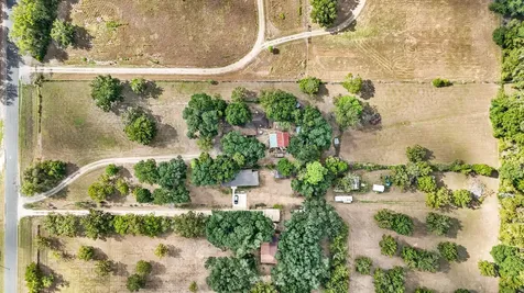 5913 County Road 225 East Bernard TX 77435