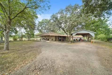 5913 County Road 225 East Bernard TX 77435