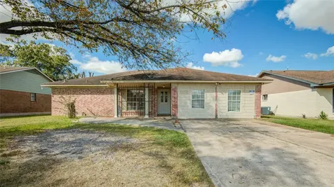 806 Coolwood Drive Houston TX 77013