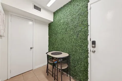2822 Briarhurst Drive 52 Houston TX 77057