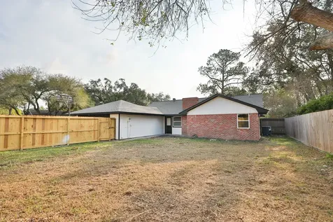 18111 Barbuda Lane Houston TX 77058