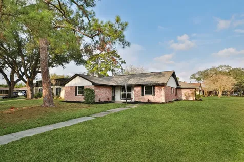 18111 Barbuda Lane Houston TX 77058