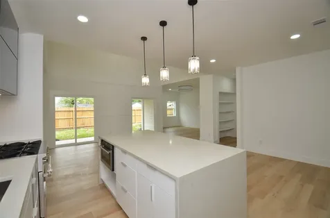 1207 Martin Street Houston TX 77018