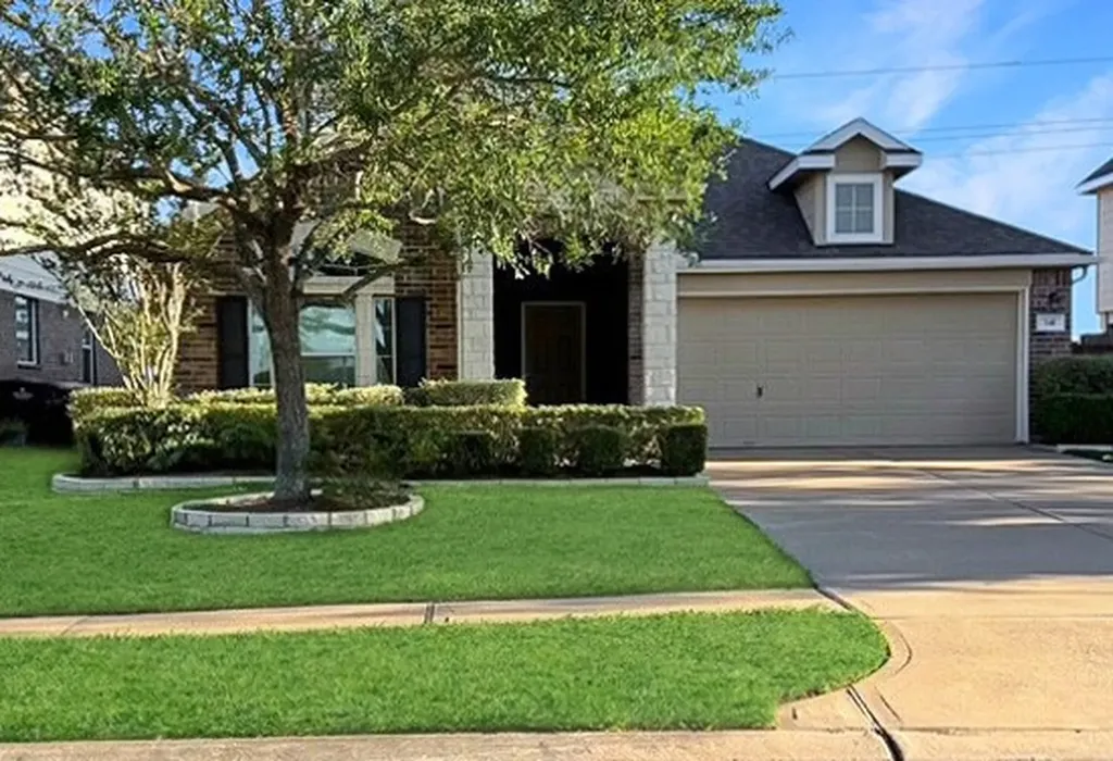 341 Lake Line Drive Alvin TX 77511
