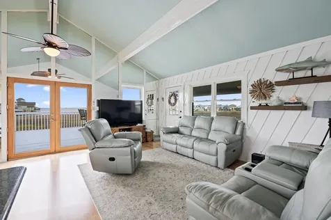 944 Tiki Drive Tiki Island TX 77554