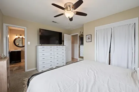 944 Tiki Drive Tiki Island TX 77554