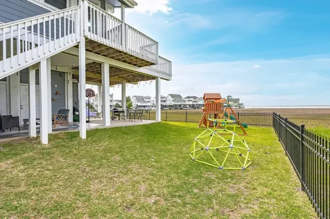944 Tiki Drive Tiki Island TX 77554