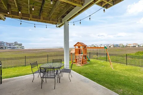 944 Tiki Drive Tiki Island TX 77554