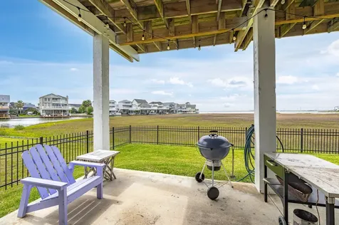 944 Tiki Drive Tiki Island TX 77554