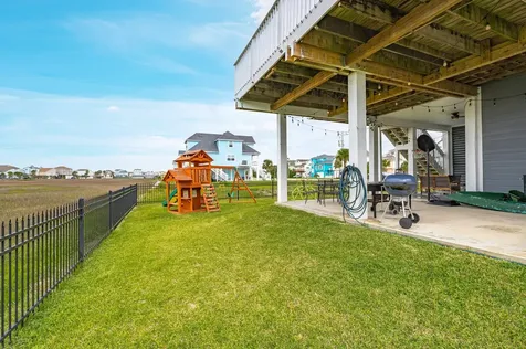 944 Tiki Drive Tiki Island TX 77554