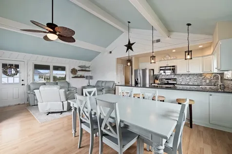 944 Tiki Drive Tiki Island TX 77554