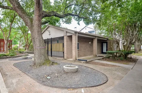 10811 Richmond Avenue 38 Houston TX 77042