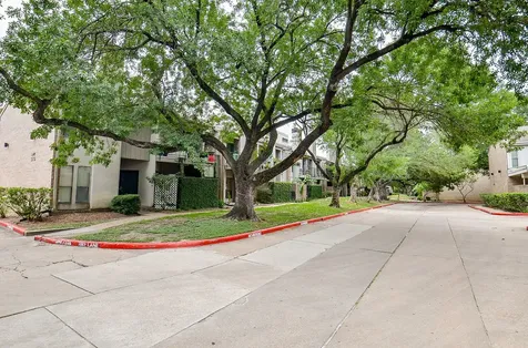 10811 Richmond Avenue 38 Houston TX 77042