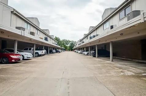 10811 Richmond Avenue 38 Houston TX 77042