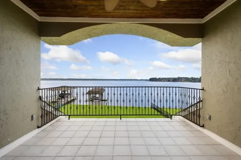 8834 Cross Country Drive Houston TX 77346