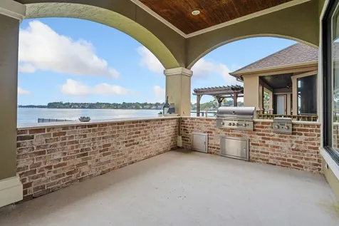 8834 Cross Country Drive Houston TX 77346