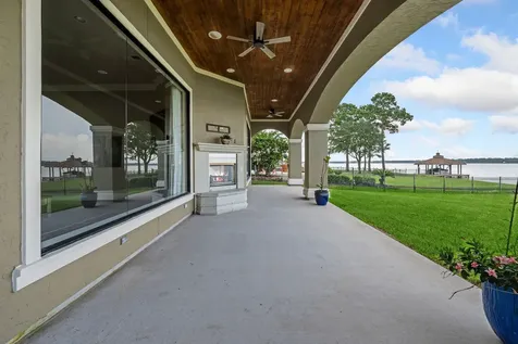 8834 Cross Country Drive Houston TX 77346