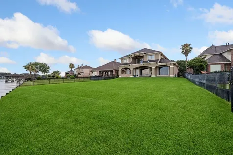 8834 Cross Country Drive Houston TX 77346