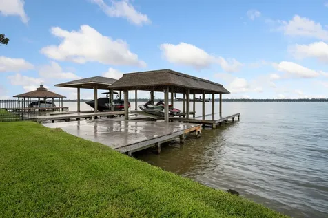 8834 Cross Country Drive Houston TX 77346