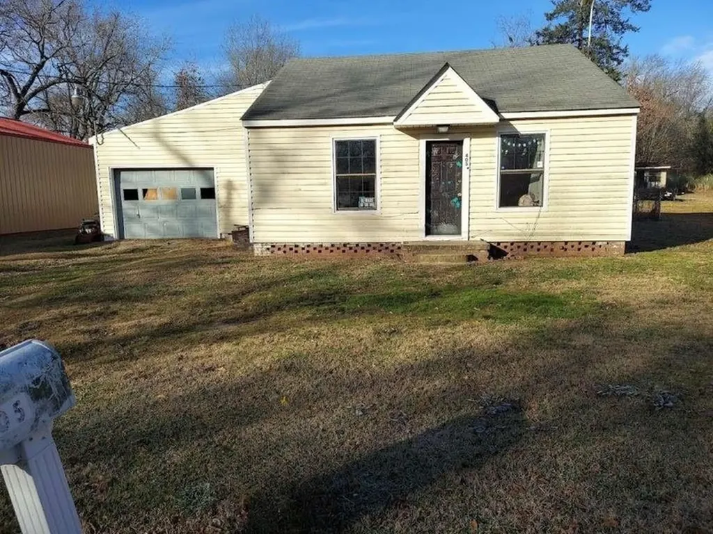 405 N Lanier Street New Boston TX 75570