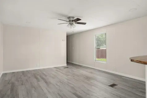 2222 N Austin Avenue 18 Pearland TX 77581