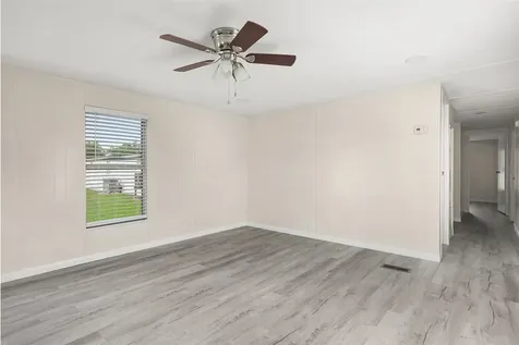 2222 N Austin Avenue 18 Pearland TX 77581