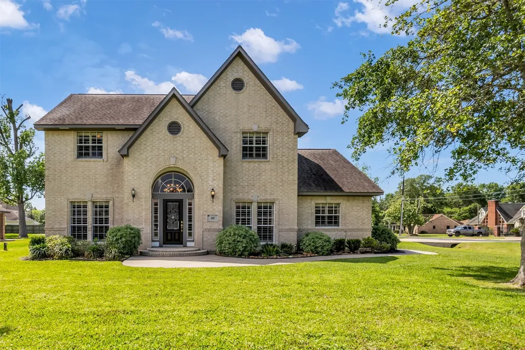 210 River Oaks Drive Baytown TX 77523