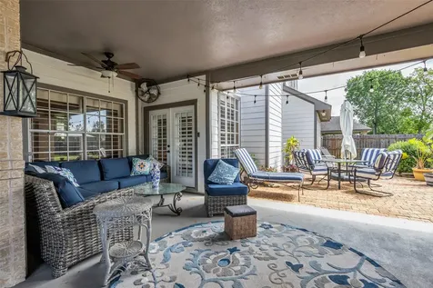 210 River Oaks Drive Baytown TX 77523