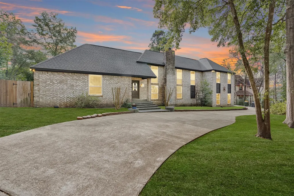 50 Village Hill Drive Conroe TX 77304