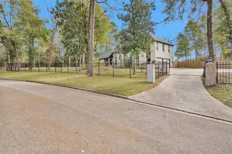 50 Village Hill Drive Conroe TX 77304
