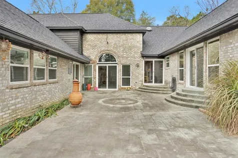 50 Village Hill Drive Conroe TX 77304