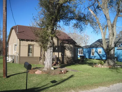 410 W Centre Street Brazoria TX 77422