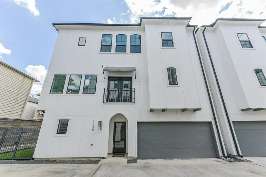 1039 W 24th Street Houston TX 77008