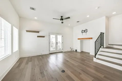 1039 W 24th Street Houston TX 77008
