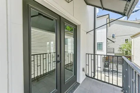 1039 W 24th Street Houston TX 77008