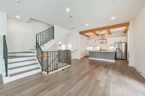 1039 W 24th Street Houston TX 77008