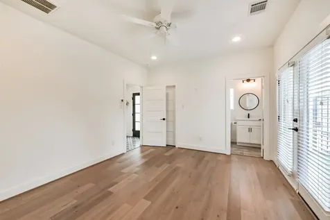 1039 W 24th Street Houston TX 77008