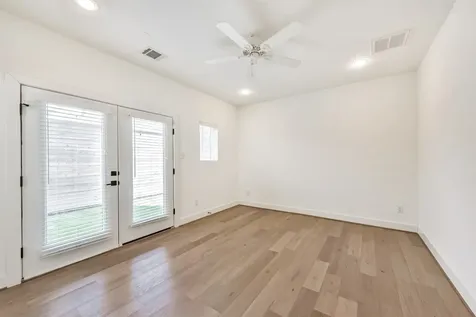 1039 W 24th Street Houston TX 77008