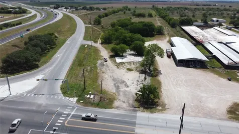 1801 S Mechanic El Campo TX 77437