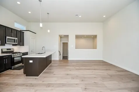 135 Knightsbridge Park Lane Houston TX 77018
