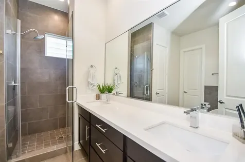 135 Knightsbridge Park Lane Houston TX 77018