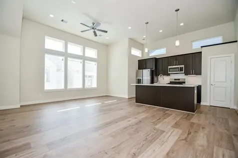 135 Knightsbridge Park Lane Houston TX 77018