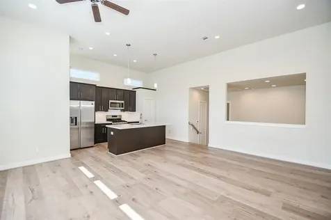 135 Knightsbridge Park Lane Houston TX 77018