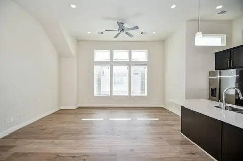 135 Knightsbridge Park Lane Houston TX 77018