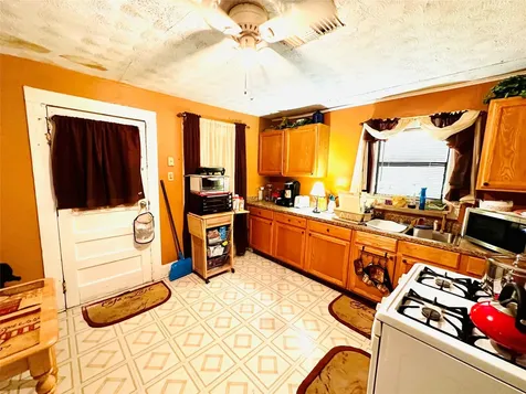 1217 4th Avenue S Texas City TX 77590