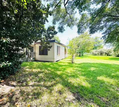 1217 4th Avenue S Texas City TX 77590