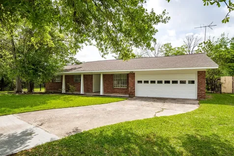 122 Honeysuckle Drive Baytown TX 77520