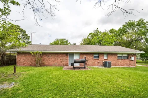 122 Honeysuckle Drive Baytown TX 77520