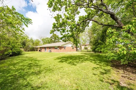 122 Honeysuckle Drive Baytown TX 77520
